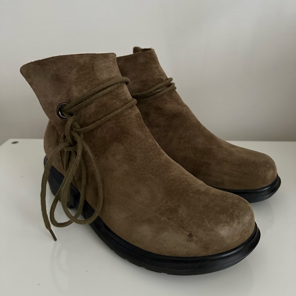 Dr Martin Shelby High Tie Chukka Ankle Bootie Pull On Green Suede Womens Size 9